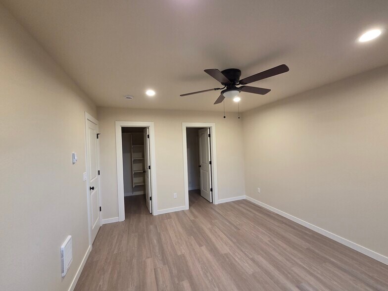 Building Photo - 141 Section St