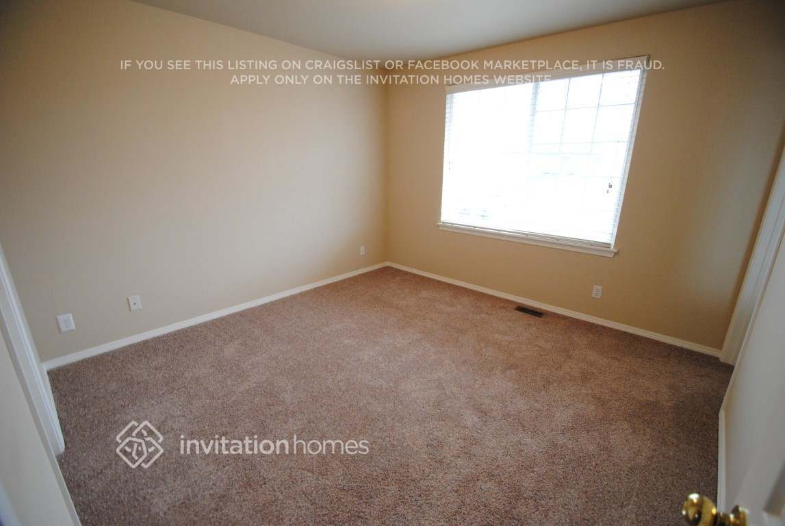 Building Photo - 16084 Rose Ln SE