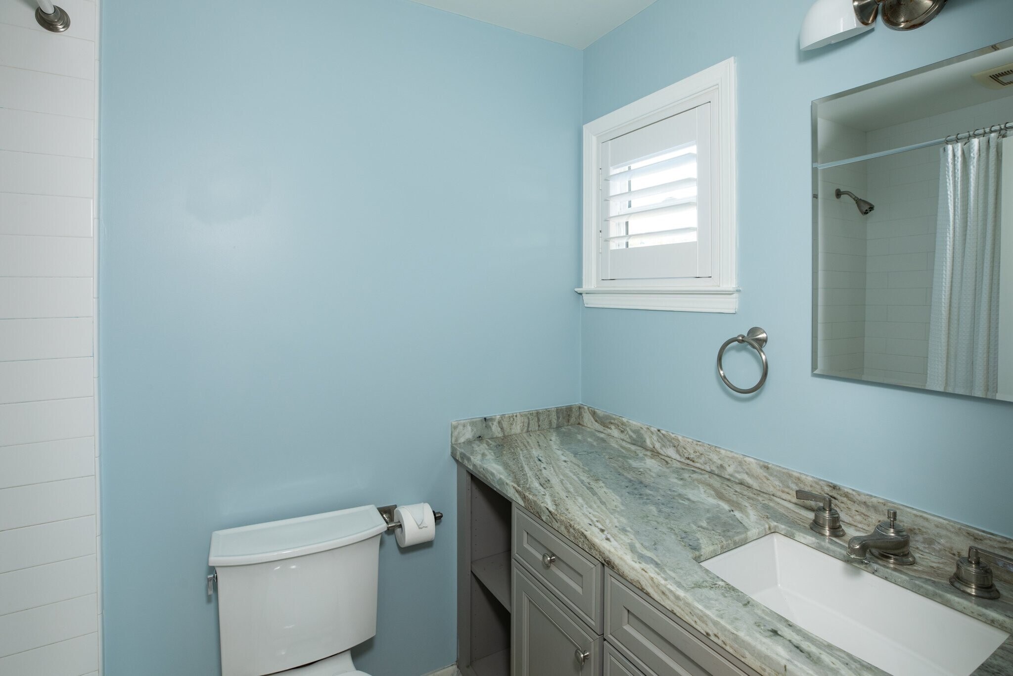 Building Photo - 3511 Hillcrest Dr