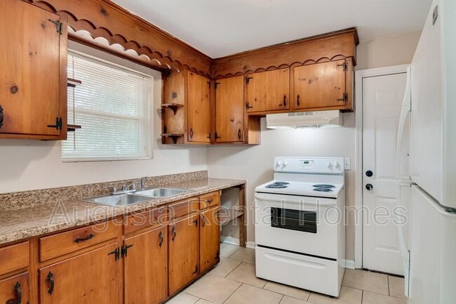 Building Photo - 2004 Shark Dr