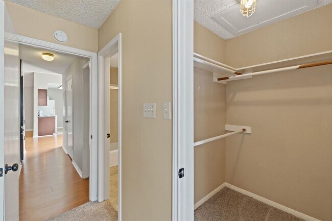 Building Photo - 203 E 31st St