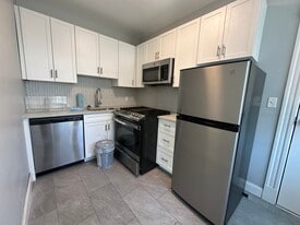 Building Photo - 231 Lafayette St