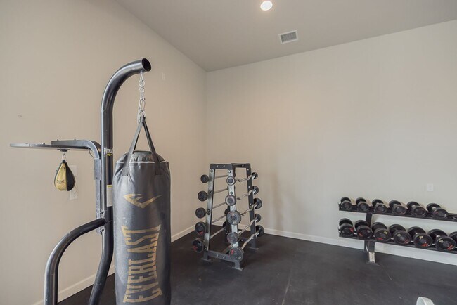 Building Photo - BRAND NEW LUXURY 3 BEDROOM 2.5 BATH TOWNHO...
