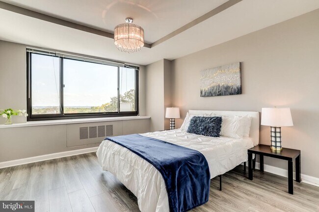 Building Photo - 1011 Arlington Blvd