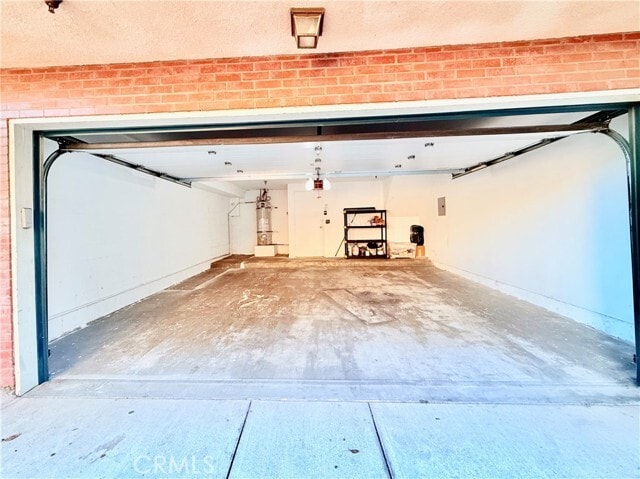 Building Photo - 319 W Duarte Rd