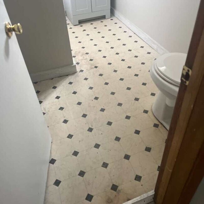 Building Photo - 3233 W 50th St