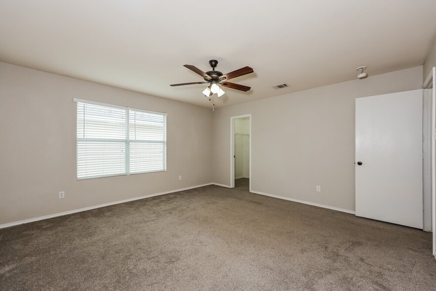 Building Photo - 6217 Winnebago Ct