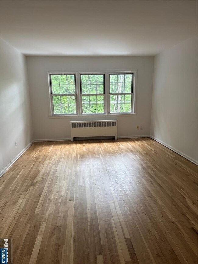 Building Photo - 171-183-183 Fort Lee Rd
