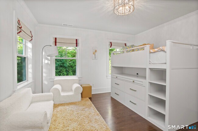 Building Photo - 26 Long Lots Ln