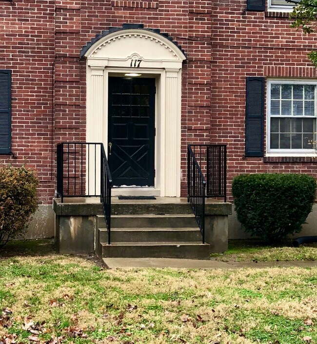 Building Photo - 117 Fairfax Ave