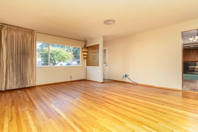 Building Photo - 2315 Hoytt Ct