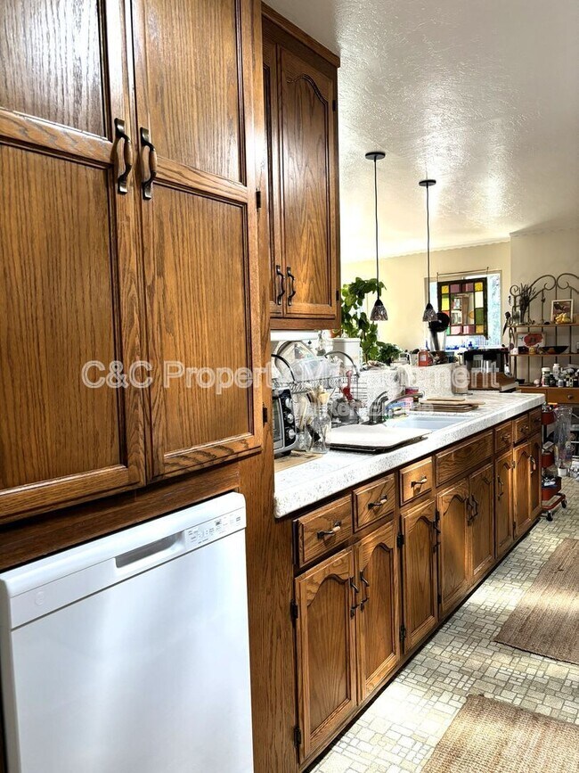 Building Photo - 100 Fairfax Ct