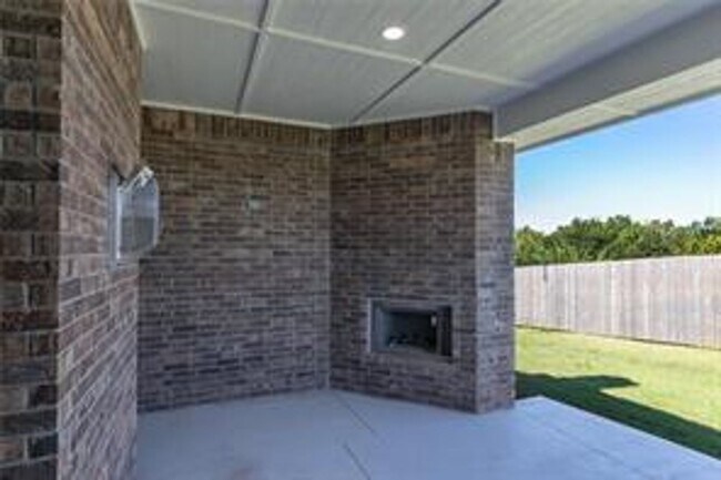 Building Photo - Brand New! 4 bedroom 3 bath home in Edmond...
