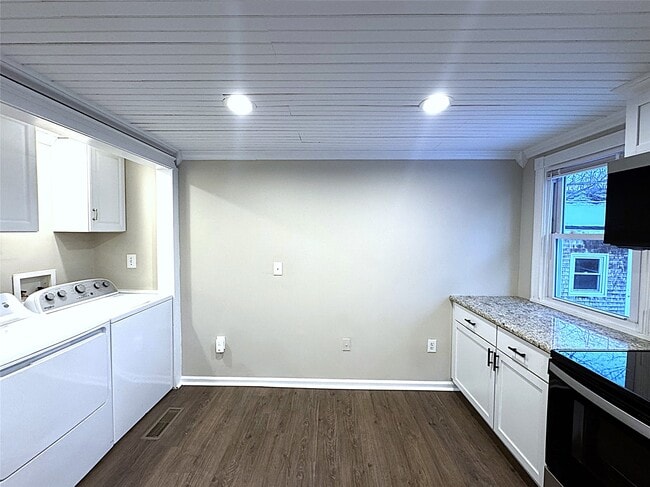 Building Photo - 1216 Vestal Rd