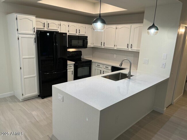 Primary Photo - 11666 N 28th Dr