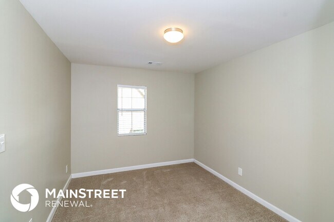 Building Photo - 1826 Killarney Dr SW