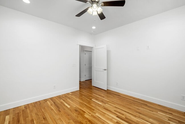 Building Photo - 2104 Jade Dr