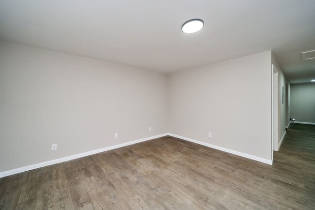 Building Photo - Renovated 3BR Gem in Dora!