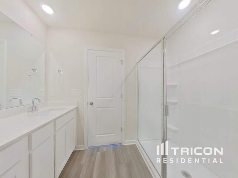 Building Photo - 3093 Whispering Willows Ct