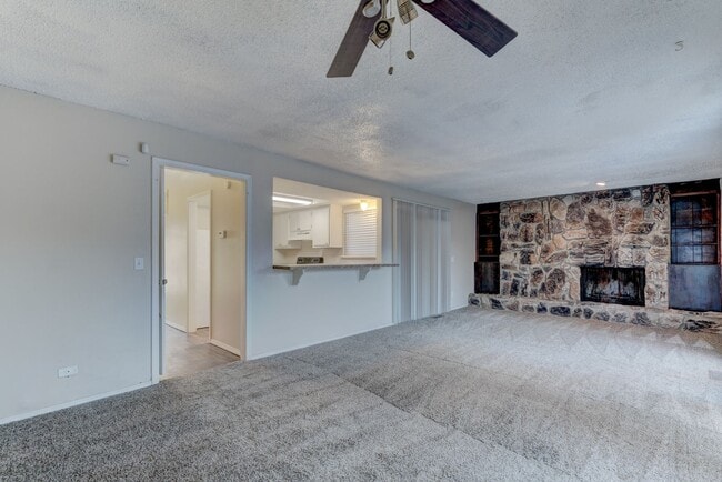 Building Photo - 3 bed 1.5 bath duplex in Midwest City