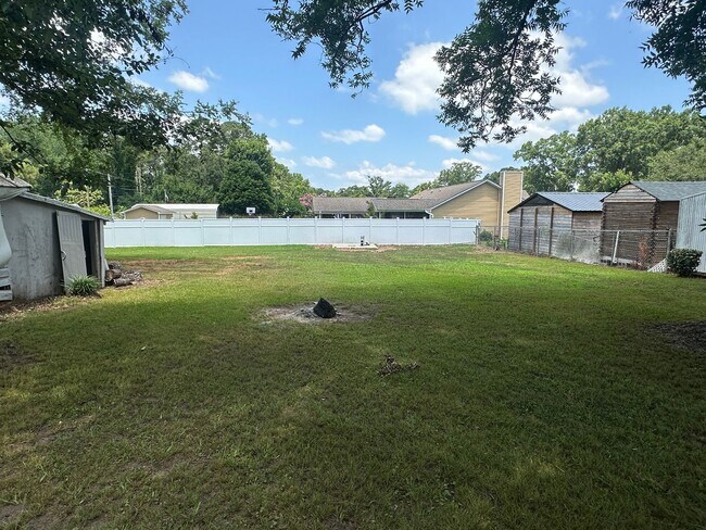 Building Photo - 306 Chinquapin Rd