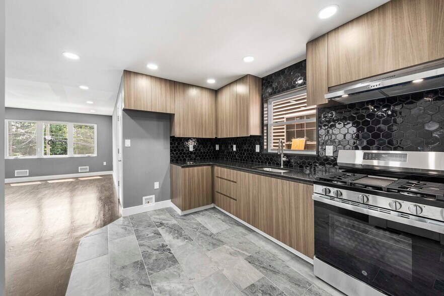 Kitchen - 1117 Chestnut St
