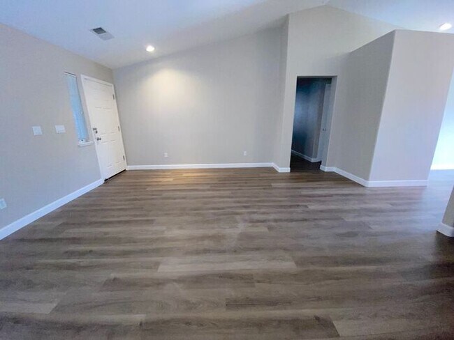 Building Photo - Sky Vista in Stead - Single Story Home with Fireplace and Mountain Views