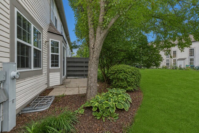 Building Photo - 651 Lancaster Cir