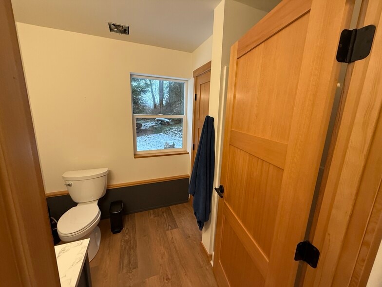 Building Photo - 2213 Squalicum Mountain Rd