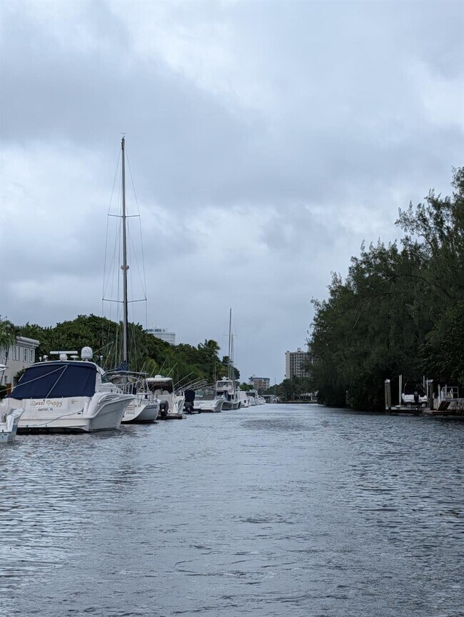 Building Photo - 6307 Bay Club Dr