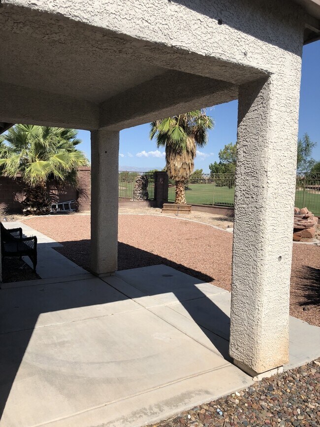Building Photo - 3 Bedrooms, 2 Bathroom single story home i...