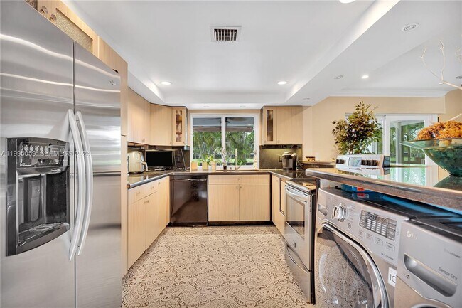 Building Photo - 1610 W Sandpiper Cir