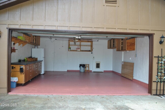 Building Photo - 5590 Lancewood Cir S