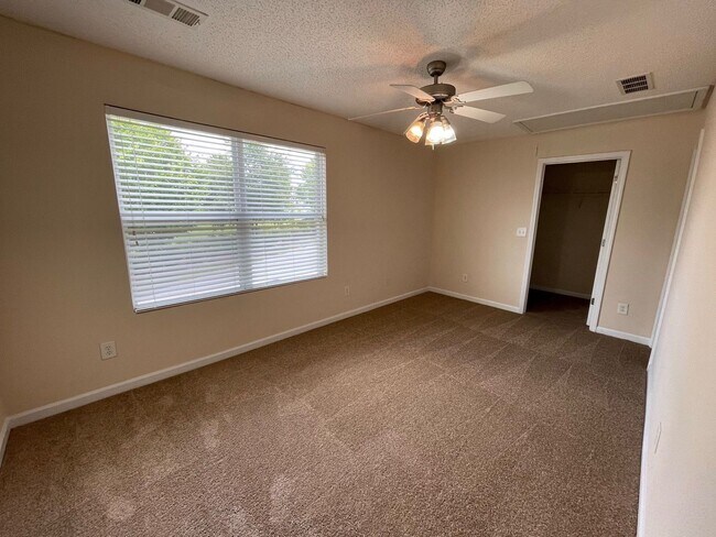 Building Photo - BRIDGEWATER HOME! PRE-LEASING FOR AUGUST 1 2026! 1/2 Off Deposit!