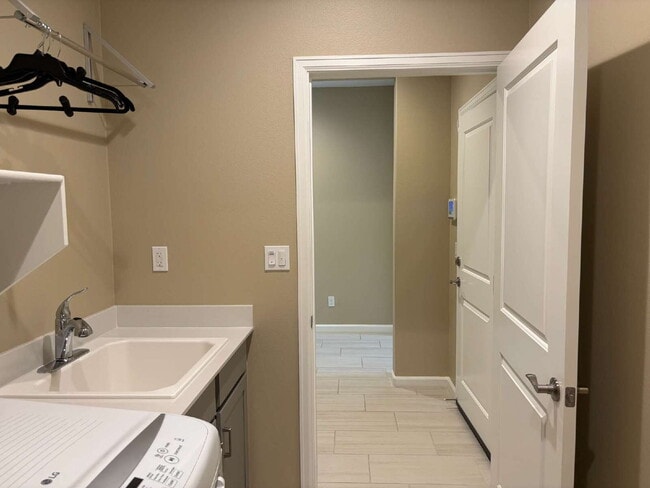 Building Photo - Stylish 2-Bedroom Oasis Domani, Residents ...