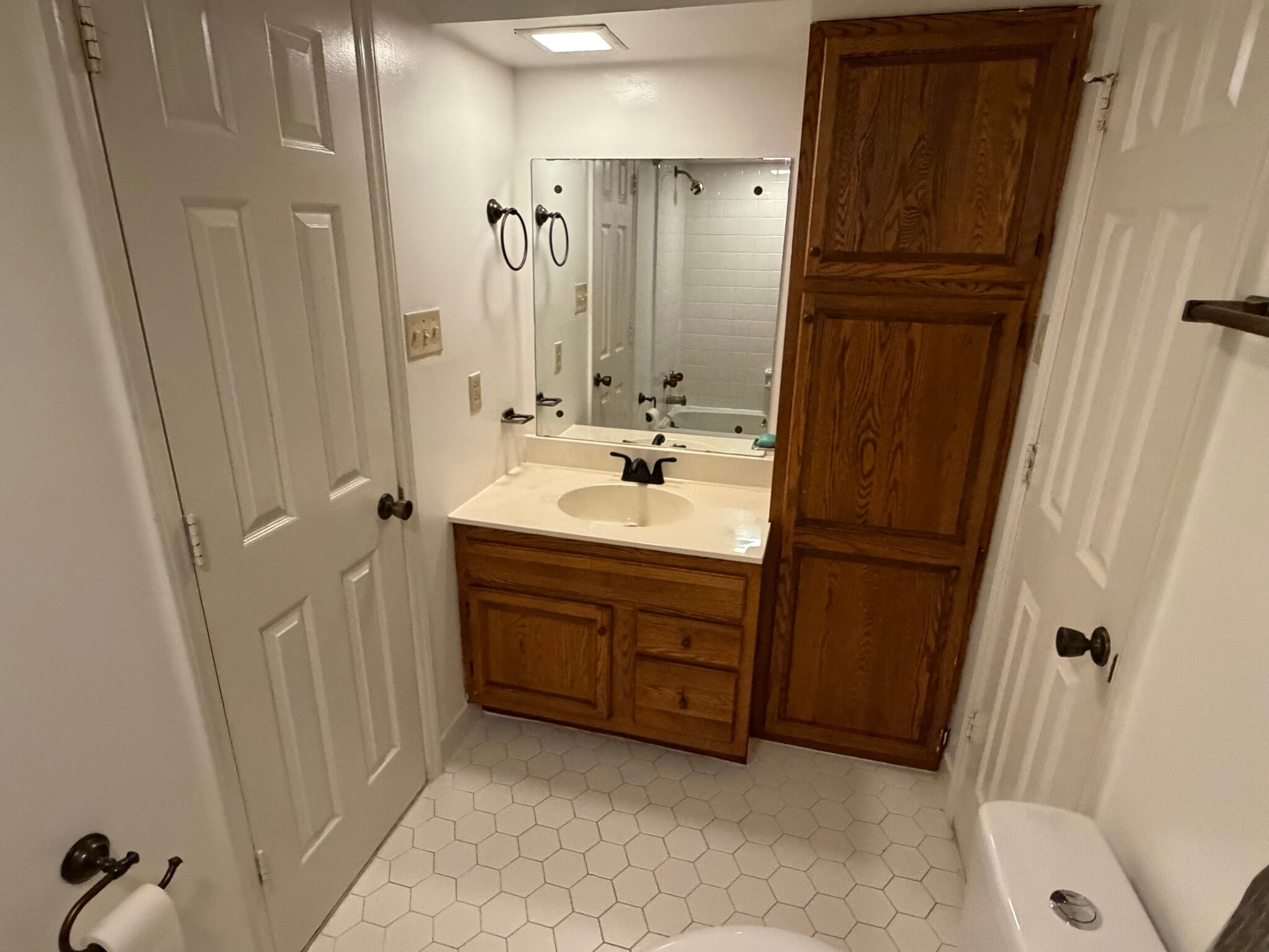 Downstairs bathroom - 1808 Stephens St