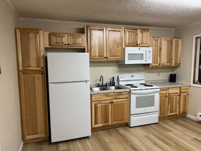 Building Photo - 5408/5410 Helen Ct