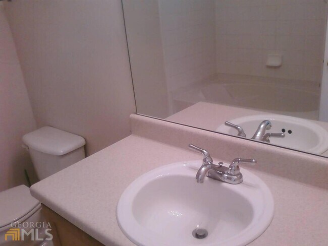 Building Photo - 7682 Creekside Ln