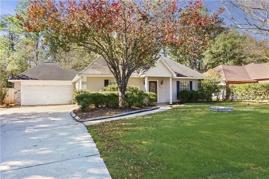 Primary Photo - 122 Woodcrest Dr