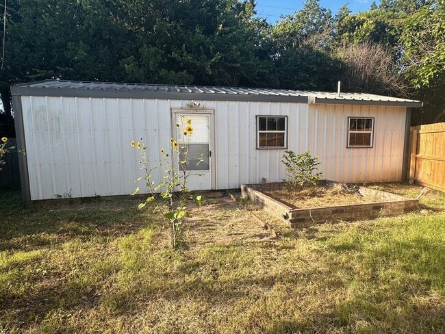 Primary Photo - 2200 Ridgecrest Cir