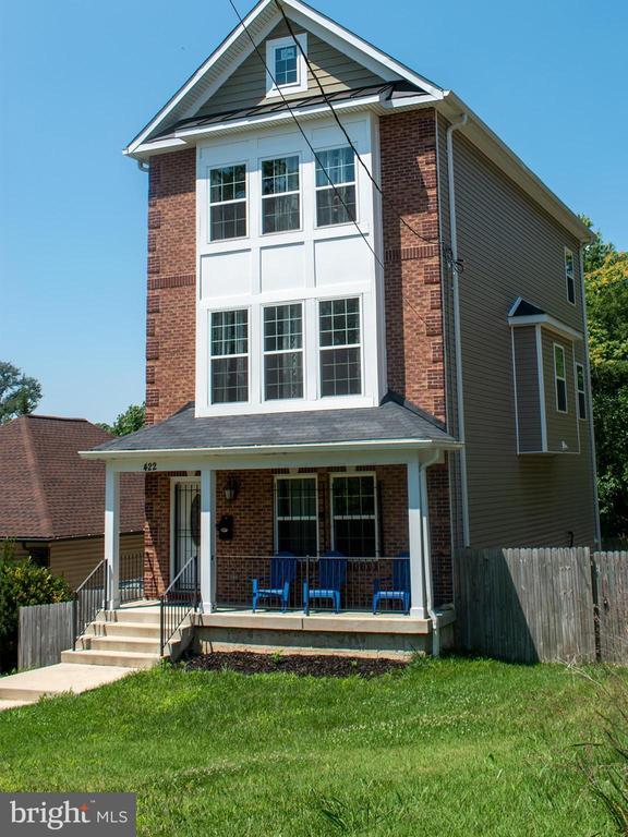 Building Photo - 422 60th St NE