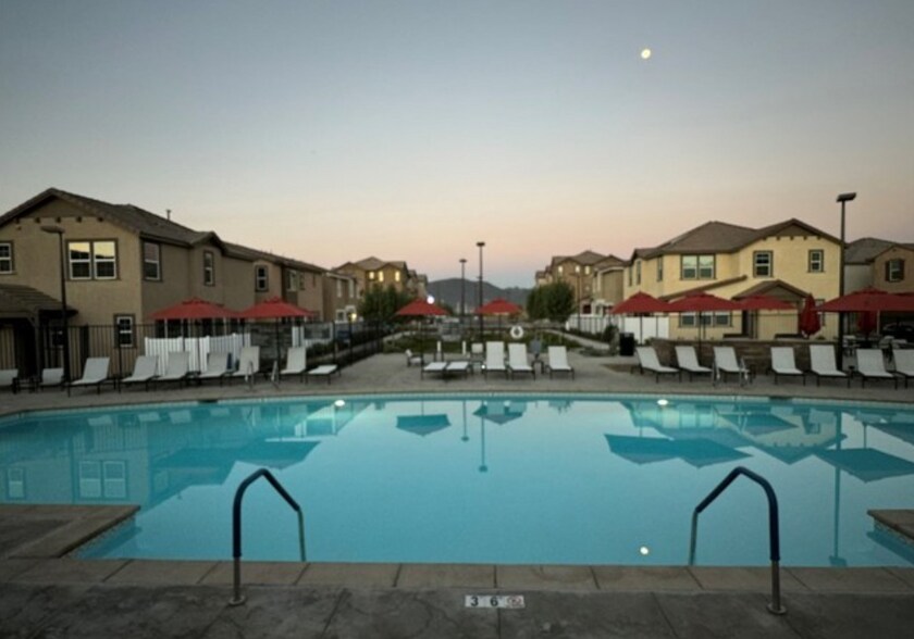 Building Photo - 40430 Melrose Dr