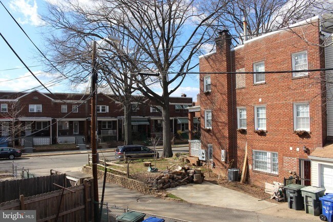 Building Photo - 202 Oklahoma Ave NE