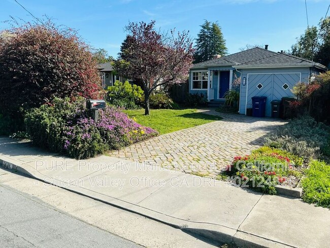 Building Photo - 624 Button St