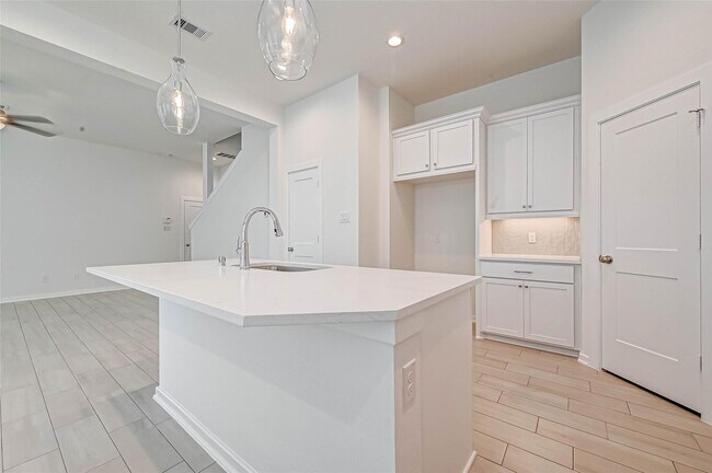 Building Photo - 580 Longleaf Pine Dr