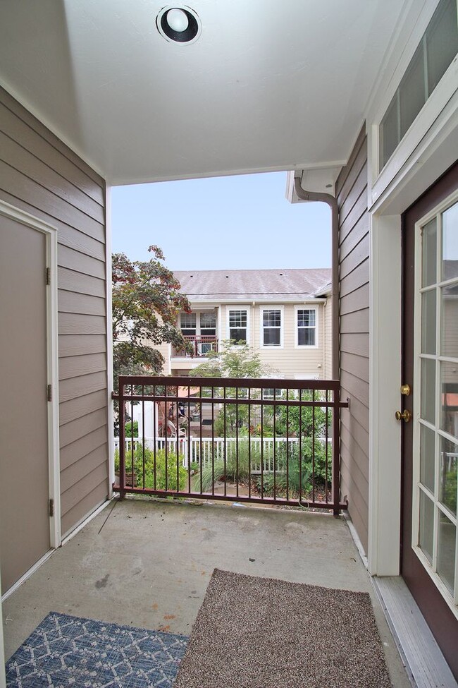 Building Photo - 1180 NE 63rd Way