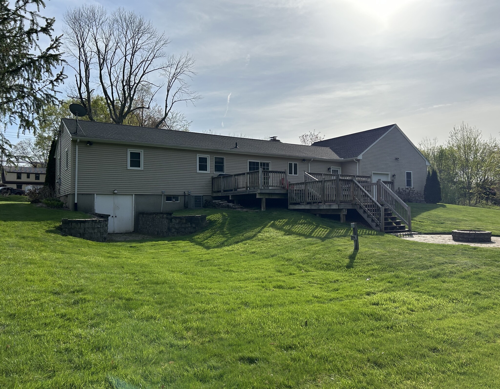 Building Photo - 281 Abbe Rd