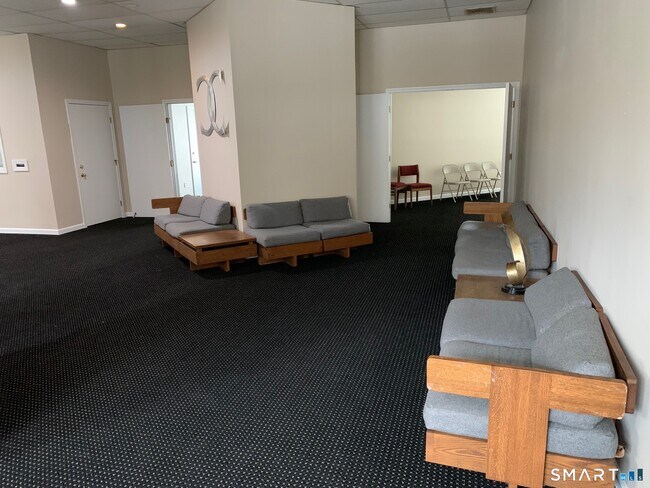 Building Photo - 34 A Padanaram Rd