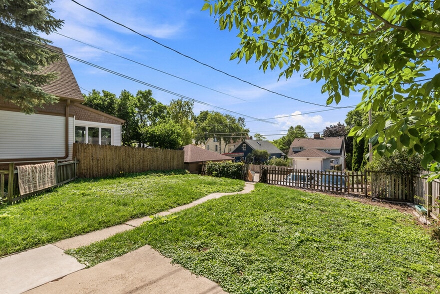 Building Photo - 3257 N Newhall St