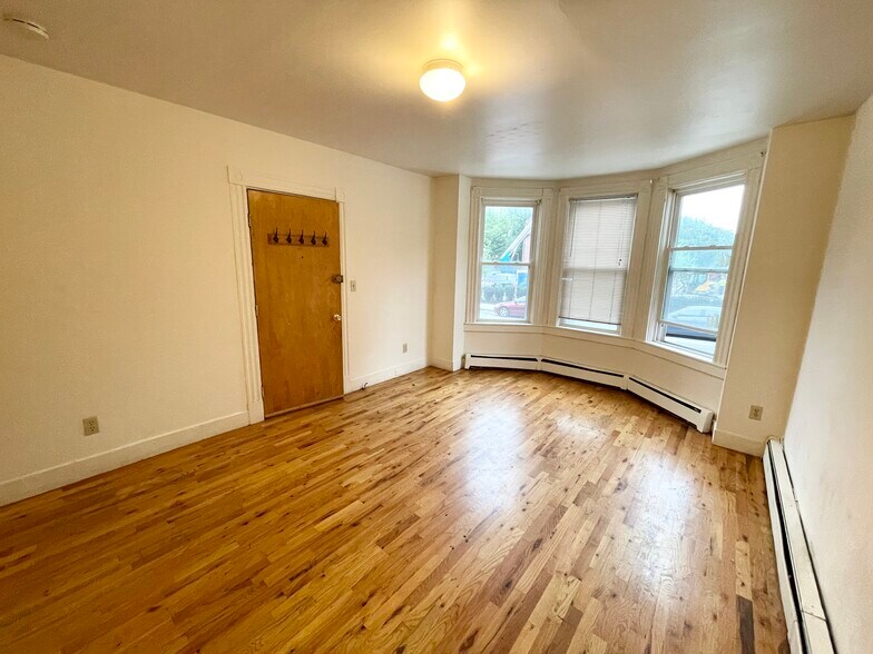 Building Photo - 1570 Tremont St